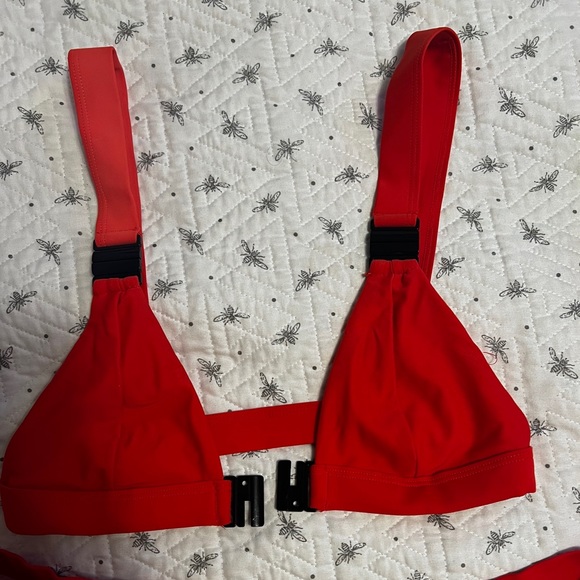 Red bikini set - Picture 2 of 3